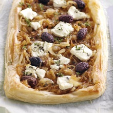 Onion olive goatscheese tart