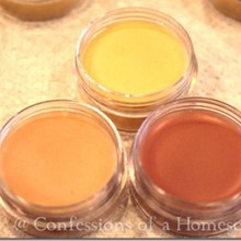 Glossy lip balm