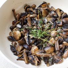 Creamy thyme mushrooms