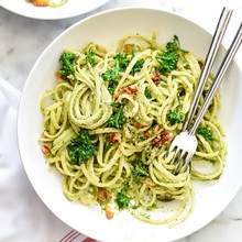 Linguini walnut pesto